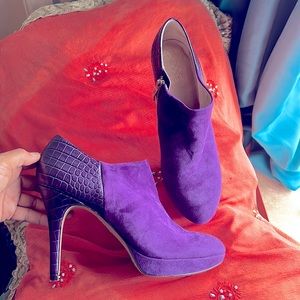 Vince Camuto Purple platform ankle Bootie 8.5 - suede leather